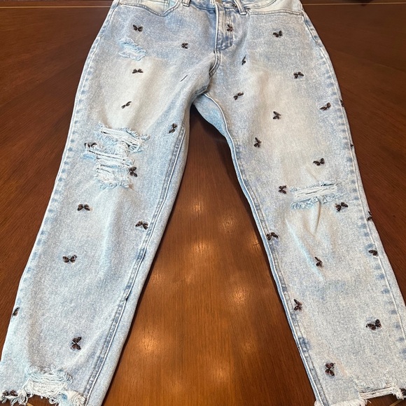 Light Wash Butterfly Embroidered Distressed Jeans - Picture 10 of 13